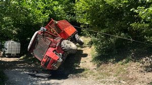 Mototrattore si ribalta nei boschi sopra Sorisole: grave  65enne
