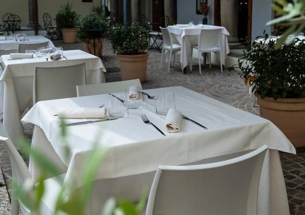 «Al Chiostro Restaurant», riapre il suggestivo dehors estivo