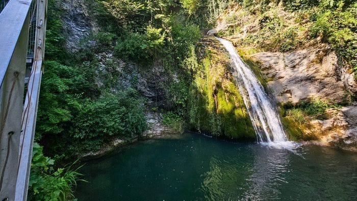 https://storage.ecodibergamo.it/media/photologue/2026/5/29/photos/cache/luzzana-resta-gravissimo-il-ragazzo-di-14-anni-soccorso-dopo-essersi-buttato-ne_84ae8f6c-5ac9-11f1-ad6b-fba6a2155a3b_1920_1080_v3_large_16_9.jpg