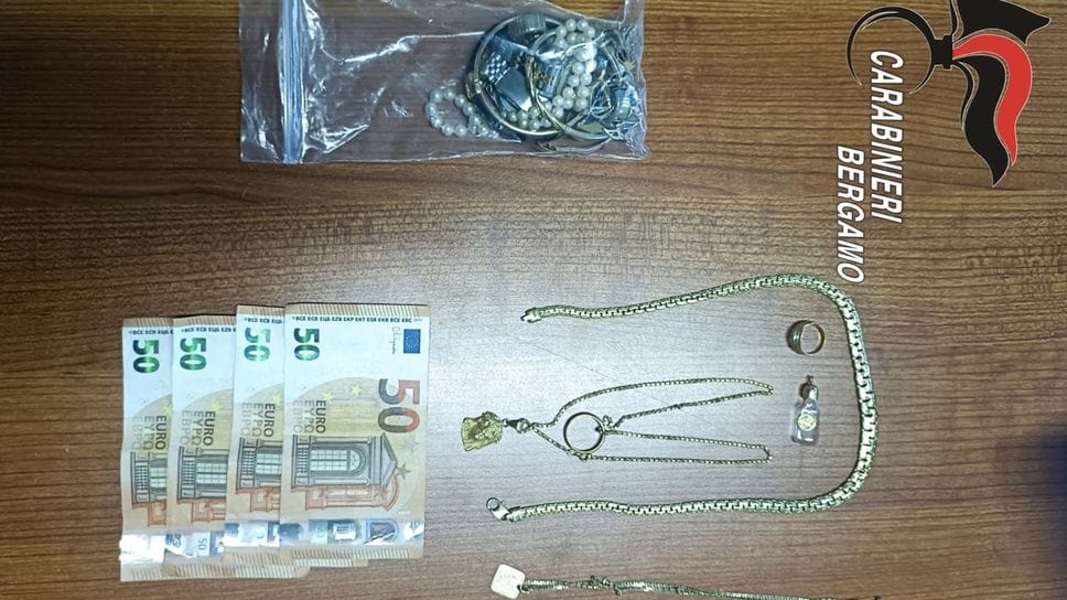 Truffa del falso carabiniere, arrestato 45enne a Paladina: recuperati oro, contanti e una fede nuziale