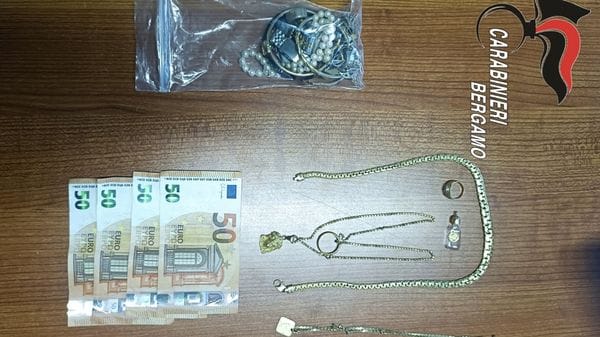 Truffa del falso carabiniere, arrestato 45enne a Paladina: recuperati oro, contanti e una fede nuziale