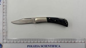 Atalanta-Genoa, sequestrato un coltello: era  nascosto in una scarpa. Scatta il Daspo