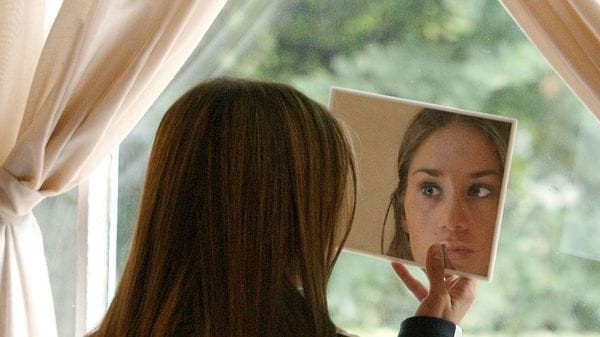 Rughe e segni del tempo: botulino e ialuronico possono aiutare
