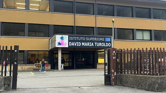 https://storage.ecodibergamo.it/media/photologue/2026/5/30/photos/cache/ladri-al-turoldo-di-zogno-via-pc-e-danni-per-30mila-euro_8619eb4a-5b9f-11f1-ad6b-fba6a2155a3b_1920_1080_v3_large_16_9.jpeg