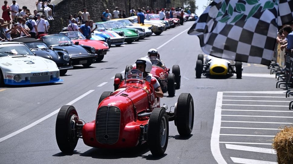 Bergamo Historic Gran Prix, rombo di motori sulle Mura - Foto e video