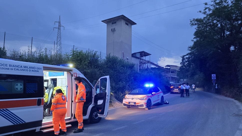 Medolago, due giovani feriti lungo l’Adda: «Colpiti da sassi lanciati da altri ragazzi»