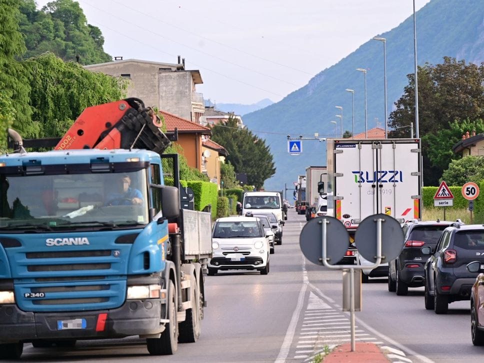 Cisano, primo giorno senza il ponte di Brivio: code e disagi già all’alba - Foto