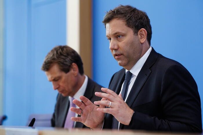 Klingbeil, 'tassare extraprofitti contro la crisi, Spagna e Italia con me'