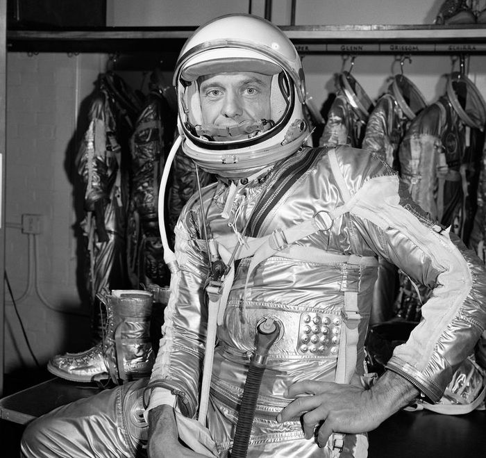 Il volo di Shepard 65 anni fa, il primo americano nello spazio