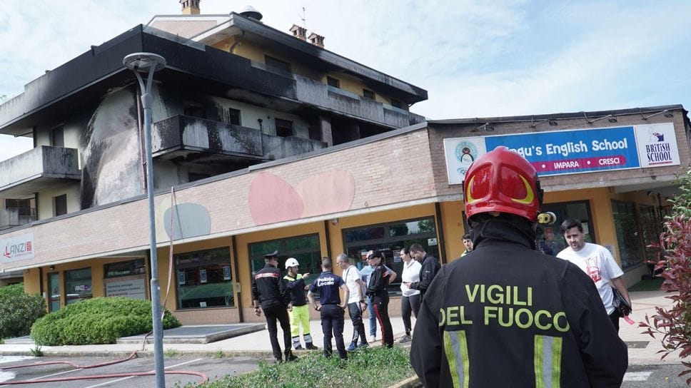 Palazzina bruciata a Dalmine, nuovo sopralluogo: lavori per settimane