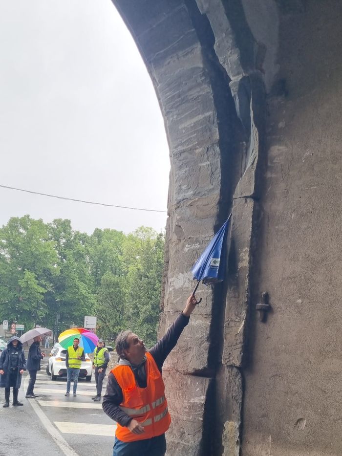 Porta Sant’Agostino urtata da un mezzo di Aprica, riaperta dopo 7 ore - Foto