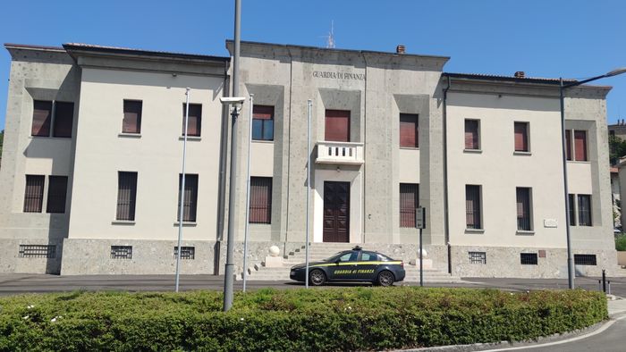 https://storage.ecodibergamo.it/media/photologue/2026/5/6/photos/cache/frode-fiscale-da-12-milioni-tra-bergamo-e-brescia-arrestata-coppia-di-grumello_e83e401c-492c-11f1-8ff3-b29b100ed173_1920_1080_v3_large_16_9.jpg