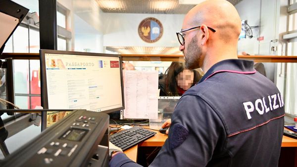 In 4 mesi rilasciati 17.674 passaporti ma il primo appuntamento nel 2027