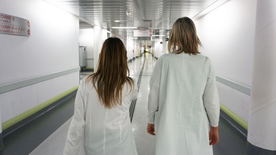 Personale sanitario, contro la carenza  si guarda all’estero