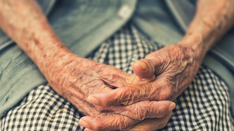 Quella d’invecchiare è una tra le paure più diffuse in Italia