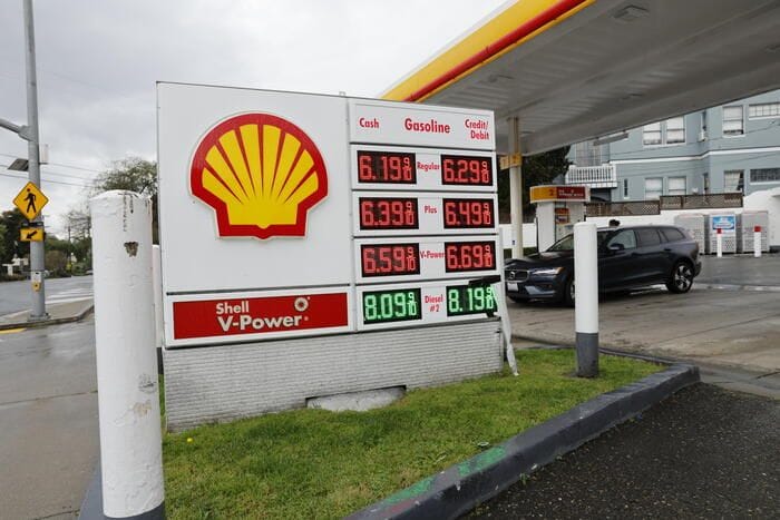 Shell, utili in rialzo del 19% nel primo trimestre con guerra in Medio Oriente