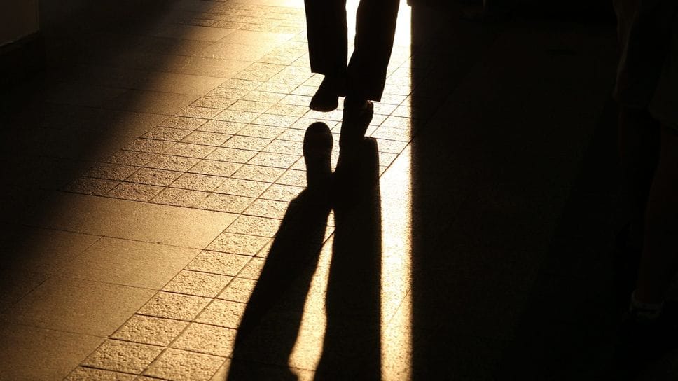 Chiusa in casa dal marito e segregata in una stanza: arrestato 57enne a Bergamo
