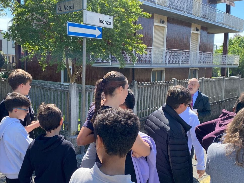 Gli studenti «adottano» i Caduti: «Cercheranno e intervisteranno i discendenti»
