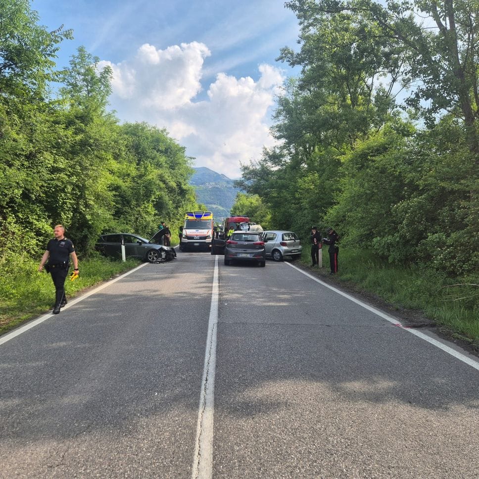 Incidente sulla Statale 42 a Endine Gaiano: coinvolte tre donne