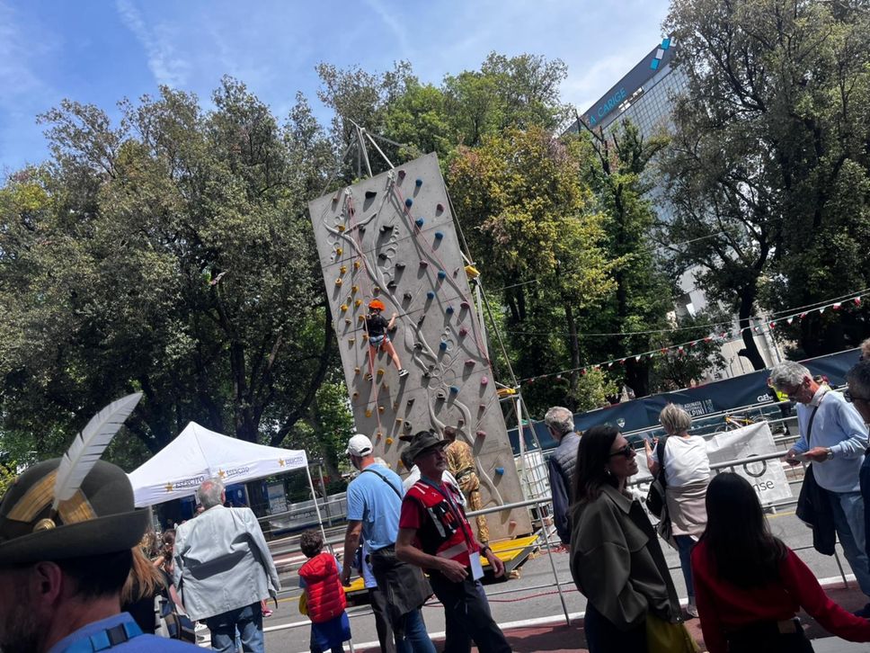 Alpini, a Genova sono 7mila i bergamaschi. Domenica la sfilata - Foto e video