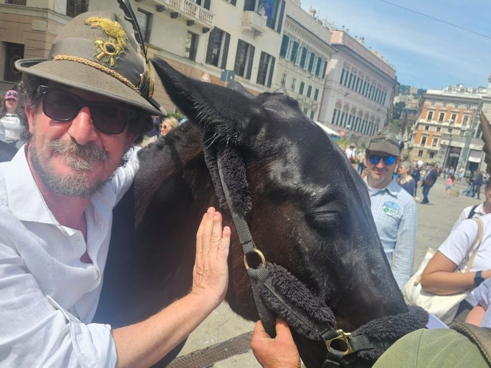 Alpini, a Genova sono 7mila i bergamaschi. Segui qui e su Bergamo Tv - Foto