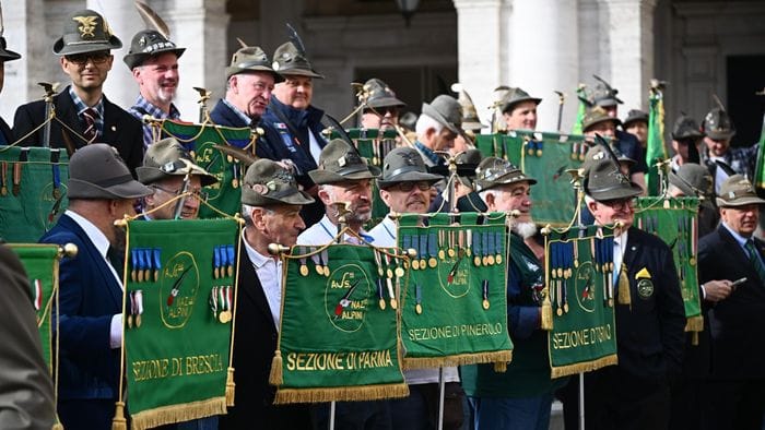 https://storage.ecodibergamo.it/media/photologue/2026/5/9/photos/cache/alpini-a-genova-sono-7mila-i-bergamaschi-segui-qui-e-su-bergamo-tv_397166d6-4ba7-11f1-8ff3-b29b100ed173_1920_1080_v3_large_16_9.jpg
