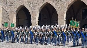 Piazza Cittadella in festa per gli allievi ufficiali: la Guarda di Finanza giura in Città Alta - Foto