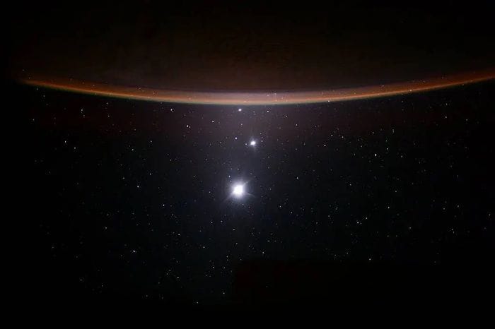Nel cielo di giugno una danza dei pianeti saluta l'estate 