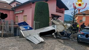 Ultraleggero  si schianta  su una strada adiacente alla pista di Valbrembo: morto l’istruttore, ferito gravemente l’allievo -Foto/Video