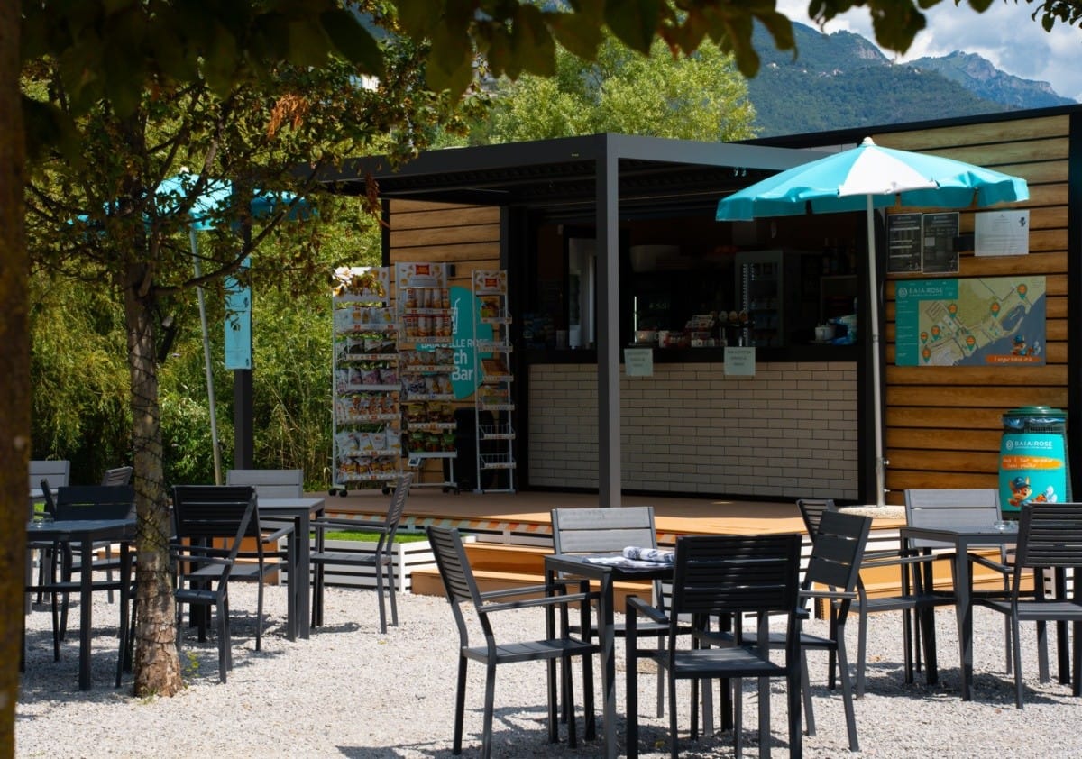 «Baia delle Rose» accende l’estate  a Costa Volpino