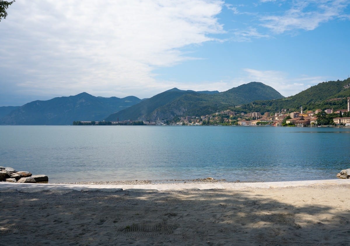 «Baia delle Rose» accende l’estate  a Costa Volpino