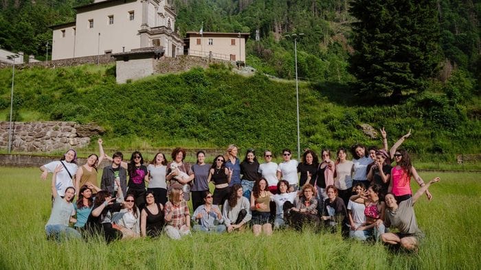 https://storage.ecodibergamo.it/media/photologue/2026/6/11/photos/cache/la-biblioteca-nata-con-le-donazioni-e-luogo-dincontro_6dbc5922-6345-11f1-a11a-3ef0d82a78ec_1920_1080_v3_large_16_9.jpeg