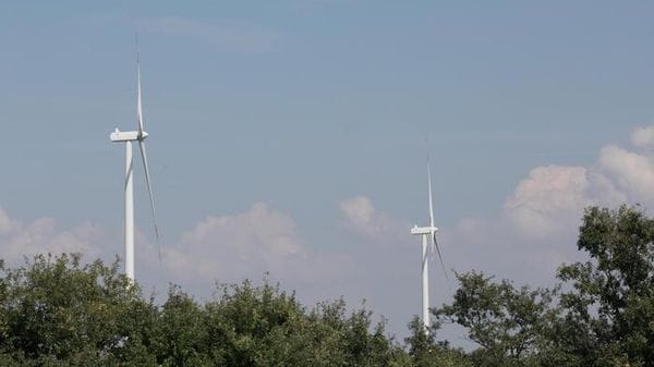 Unicredit finanzia parco eolico a Tricarico con 46,5 milioni