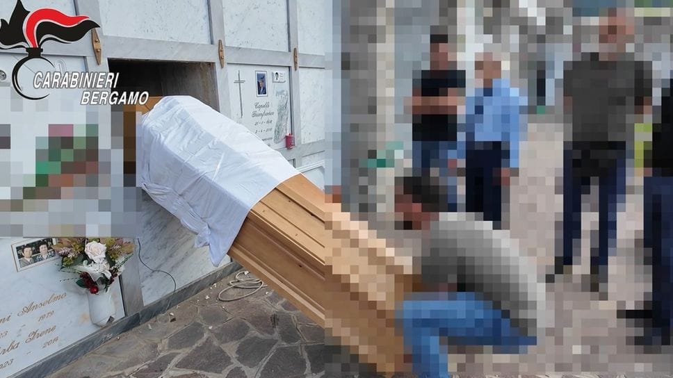 Vilipendio del feretro di Pamela Genini, la simulazione dei Carabinieri: «Possibile agire anche da soli» - Video