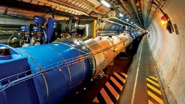 Cern, ultime collisioni per l'acceleratore di particelle Lhc