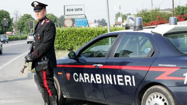 Danneggia tre auto e minaccia la ex: 53enne arrestato a Osio Sotto