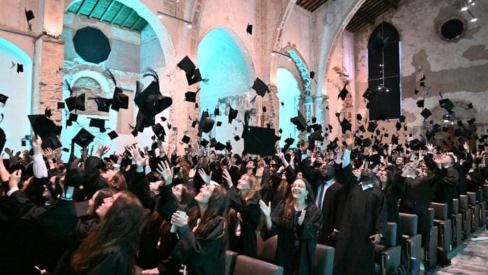 unibg 8 laureati su 10 al lavoro in un anno esperienze all8217estero in continua crescita da Ecodibergamo.it unibg 8 laureati su 10 al lavoro in un anno esperienze all8217estero in continua crescita