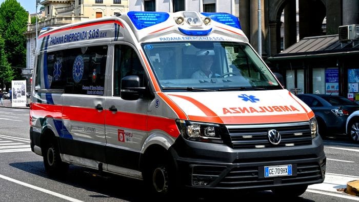 https://storage.ecodibergamo.it/media/photologue/2026/6/13/photos/cache/bergamo-scontro-con-unauto-sulla-circonvallazione-grave-giovane-motociclista_8f48e020-6718-11f1-a30f-50a7af844f92_1920_1080_v3_large_16_9.jpg