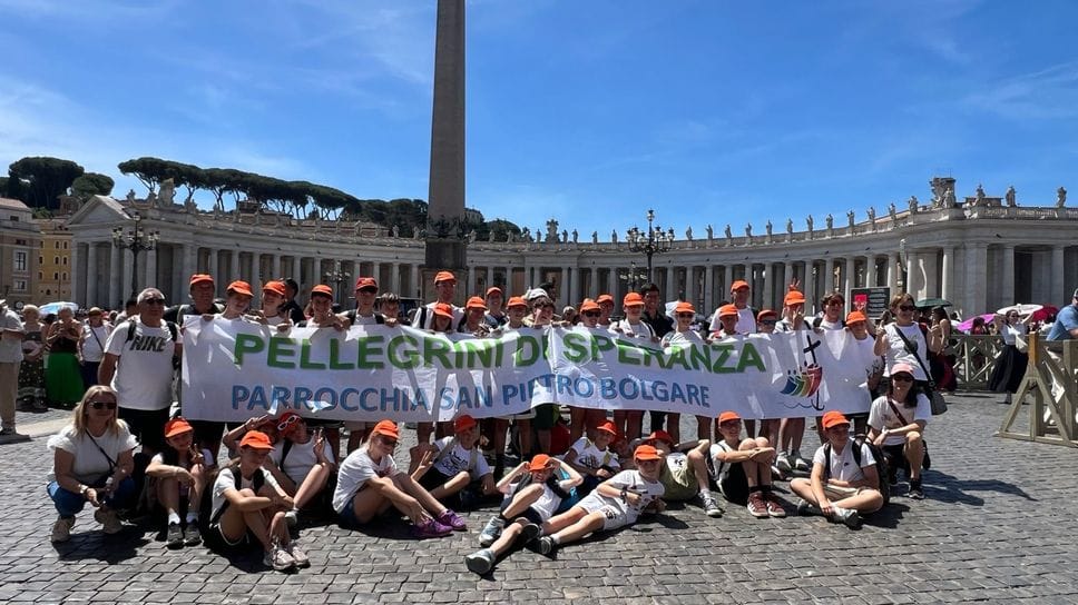 «Saluto i cresimandi di Bolgare». La gioia dei ragazzi all’Angelus di Papa Leone