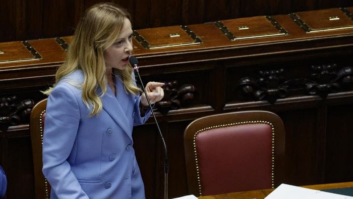 https://storage.ecodibergamo.it/media/photologue/2026/6/15/photos/cache/antifascista-patente-non-di-sinistra-ma-del-paese_5c4a6c24-6881-11f1-95b1-2739c400c0f4_1920_1080_v3_large_16_9.jpg