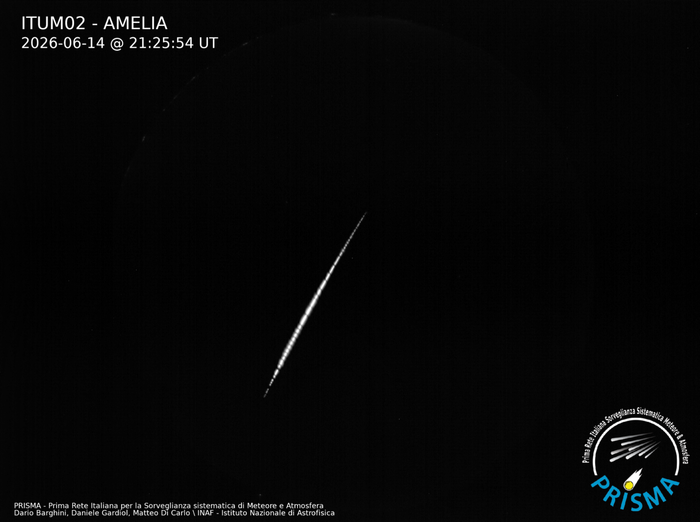 Un bolide nei cieli dell'Italia centrale, forse è sopravvissuto un frammento