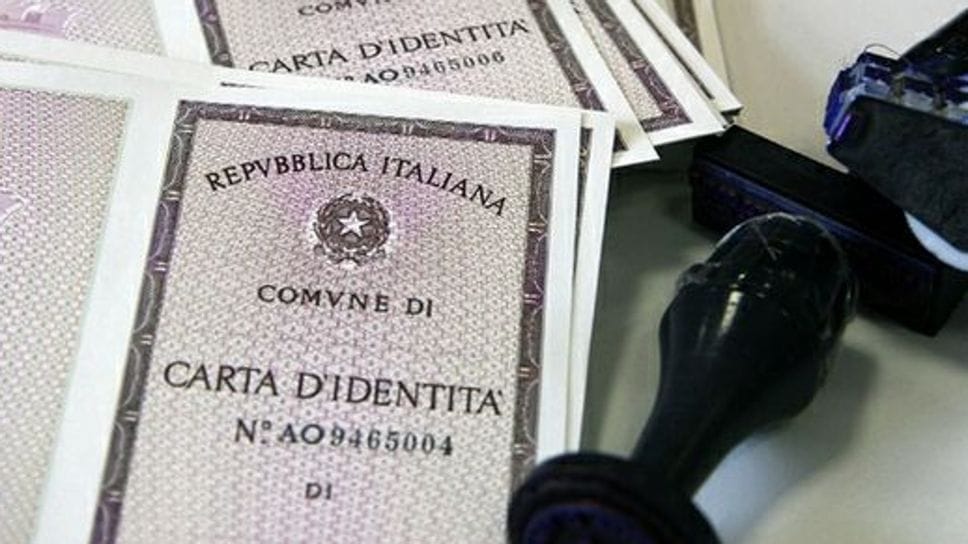 Carta d’identità cartacea, addio rimandato: sarà valida fino alla scadenza