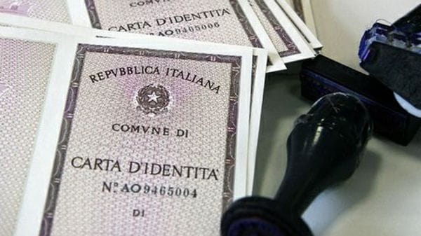 Carta d’identità cartacea, addio rimandato: sarà valida fino alla scadenza