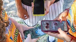 «Vietare i social agli under 16? Perché no» - Vota al sondaggio