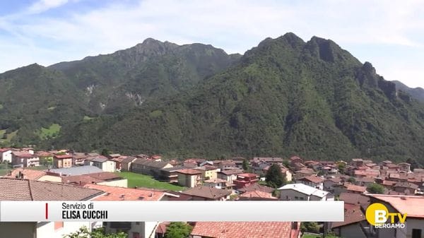 Gente e Paesi, Parre nominata Città del Folklore