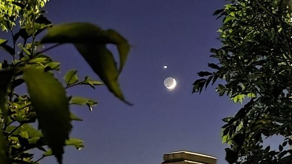 Astronomo genovese immortala il 'bacio' tra Luna e Venere al tramonto