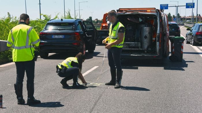 https://storage.ecodibergamo.it/media/photologue/2026/6/18/photos/cache/bergamo-caduta-dopo-calcio-a-suv-morto-il-21enne-un-testimone-investito-da_67b216ca-6a89-11f1-95b1-2739c400c0f4_1920_1080_v3_large_16_9.jpg