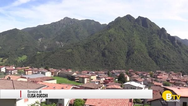 Gente e Paesi, Parre nominata Città del Folklore