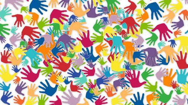 Se 9 persone su 10 usano la mano destra, la causa è nell’evoluzione umana 