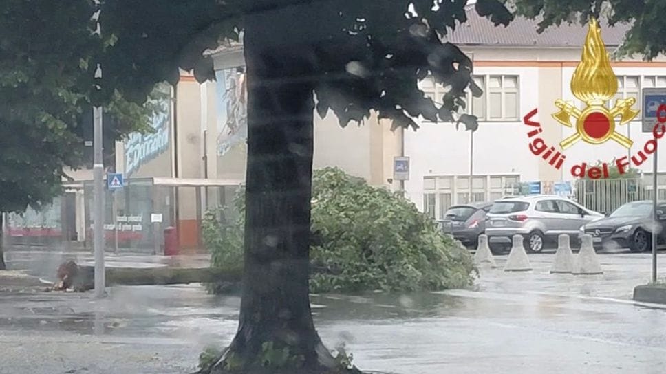 Maltempo in Bergamasca, 23 interventi dei vigili del fuoco. Da mercoledì sole, ma giovedì nuovo peggioramento